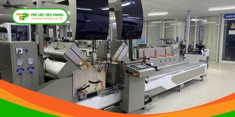 Máy cắt nhôm CNC